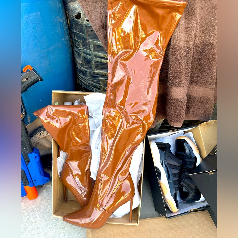 Steve Madden Heeled Boots !! Only worn once !! $130 OBO!! Need gone asap!!
